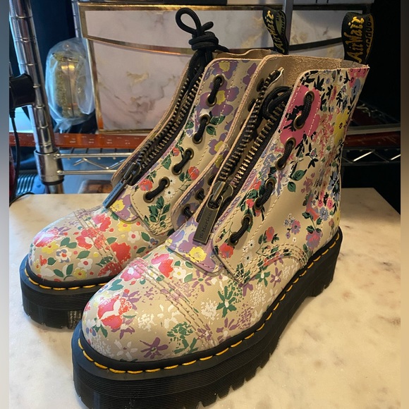 Dr Martens Floral boots - Picture 6 of 11